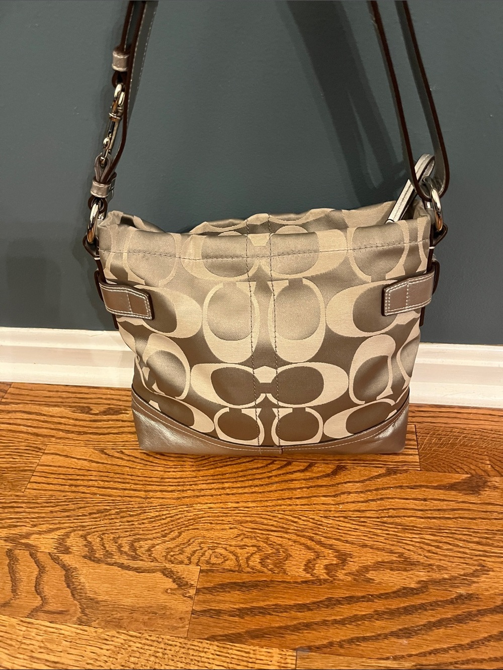 COACH HANDBAG Silver/Pewter Signature Jacquard / Convertible F18862 - Picture 2 of 12